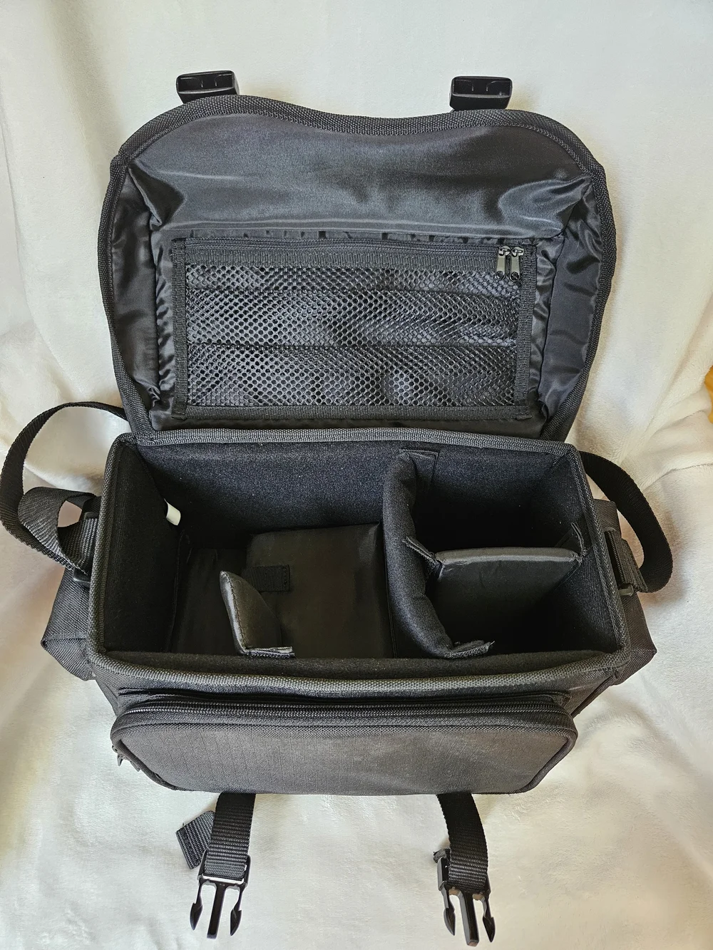 Nikon DSLR Digital SLR Gadget Case Black Men's Camera Bag w/ Shoulder Strap EUC
